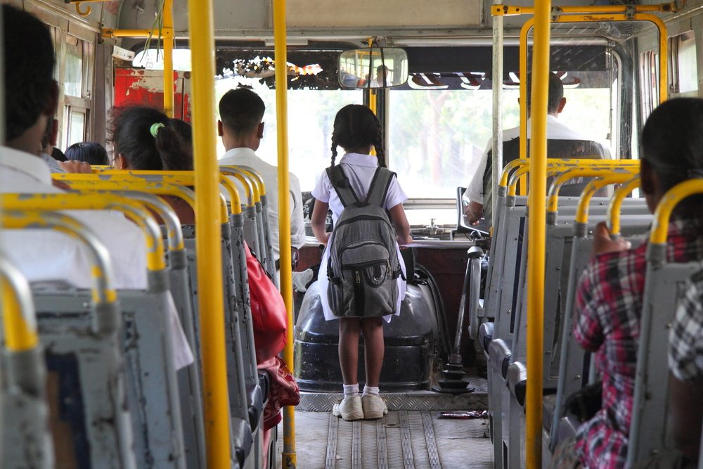 estudante-no-onibus