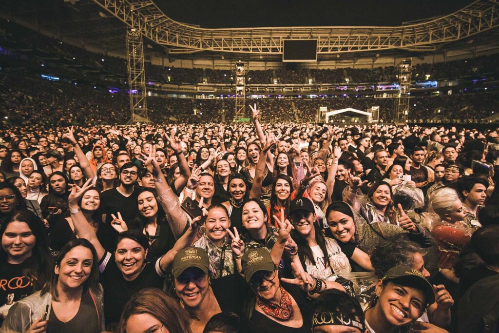 pista show coldplay multidão