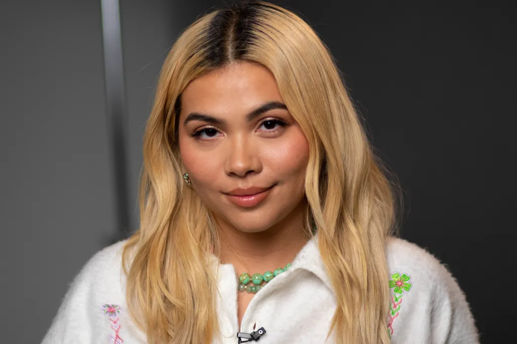 Hayley Kiyoko virá ao Brasil pela primeira vez para participar da Bienal do Livro