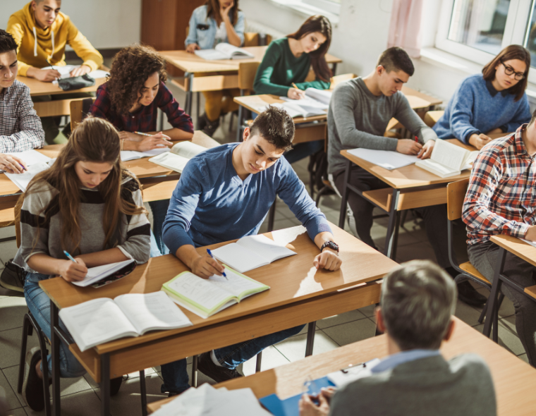 Meia-entrada ensino médio: UBES DNE garante o direito