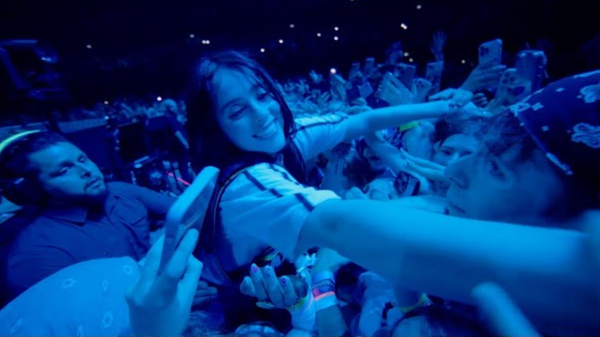 Pré venda Live 3D Hit me Hard de Billie Eilish no Brasil ganha data