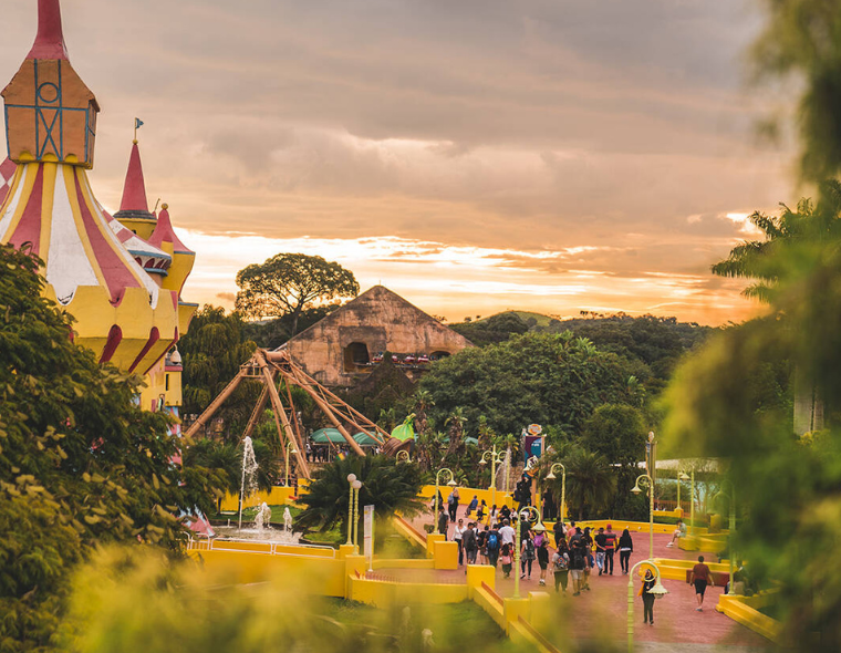 Hopi Hari tem meia entrada para estudante?